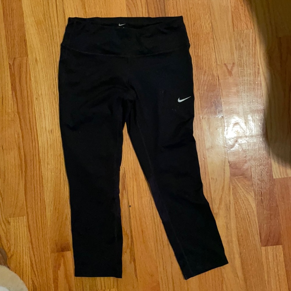nike dri fit cropped leggings